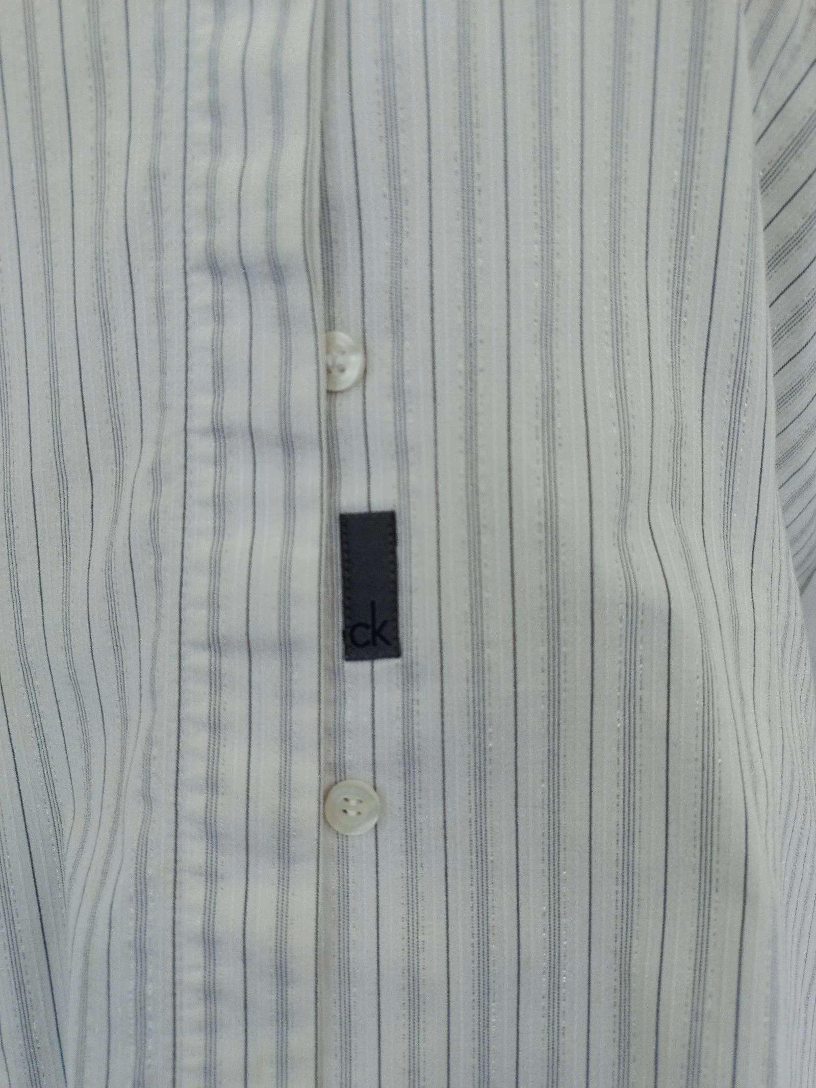 Camisa ligera a rayas Calvin Klein blanca con bordes metalizados talla 42 – photo 2